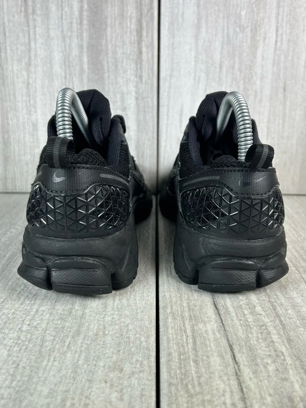 Nike Zoom Vomero 5 Triple Black Running Sneaker Athletic Shoe Women’s Size 6